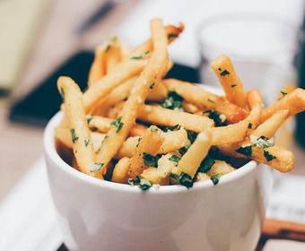 Perfekta pommes frites är stor konst friterad potatis pommes frites PS
