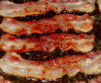 Maillardreaktion pågår Stekt bacon PS
